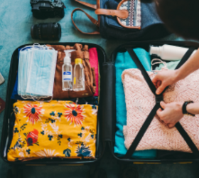 10 ways to stay frugal while you're traveling