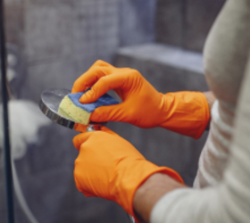 Her top 5 shower cleaning mistakes & the best tools to help you avoid them