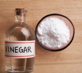 Cheap & natural cleaning alternatives for the budget-conscious (free printable!)