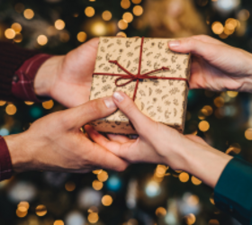 How to handle gifts during the holidays & on birthdays as a minimalist family